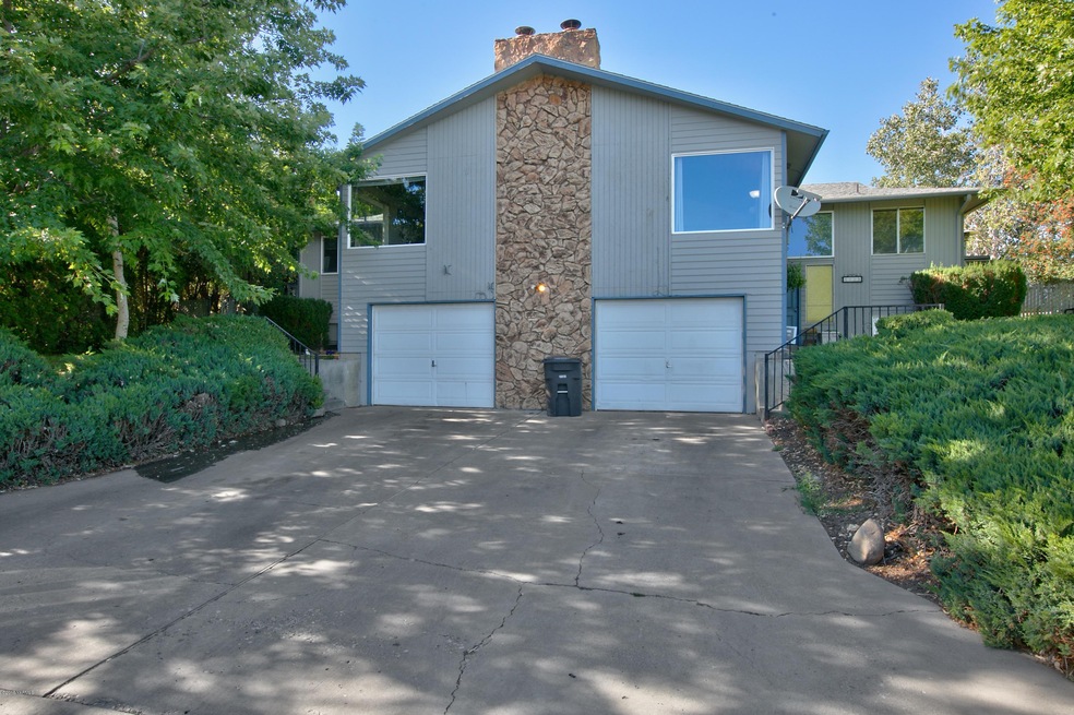 6803-6805 Alpine Way