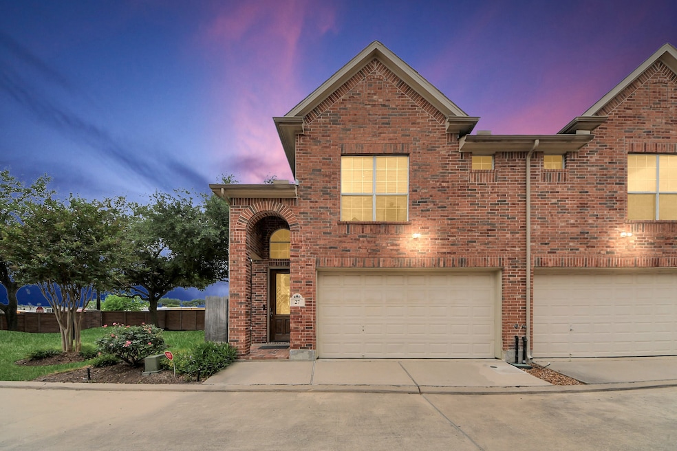 Welcome Home to 6222 Skyline Dr #27