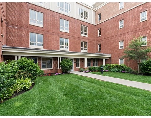 Hammonswood at Chestnut Hill unit EPH1, Chestnut Hill, MA 02467 - photo 1