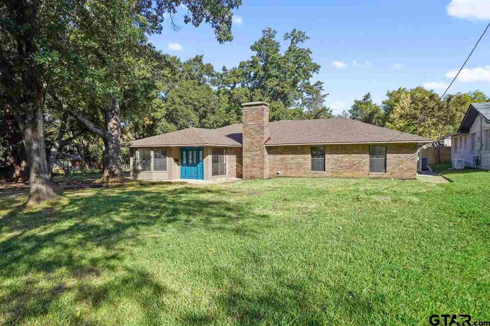 910 910 E Hudson, Tyler, TX 75701 - photo 1