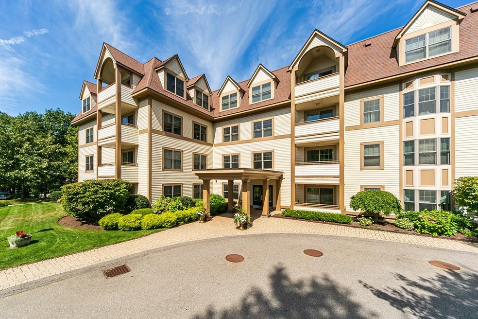 12 Russell Rd unit 102, Wellesley, MA 02482 - photo 1