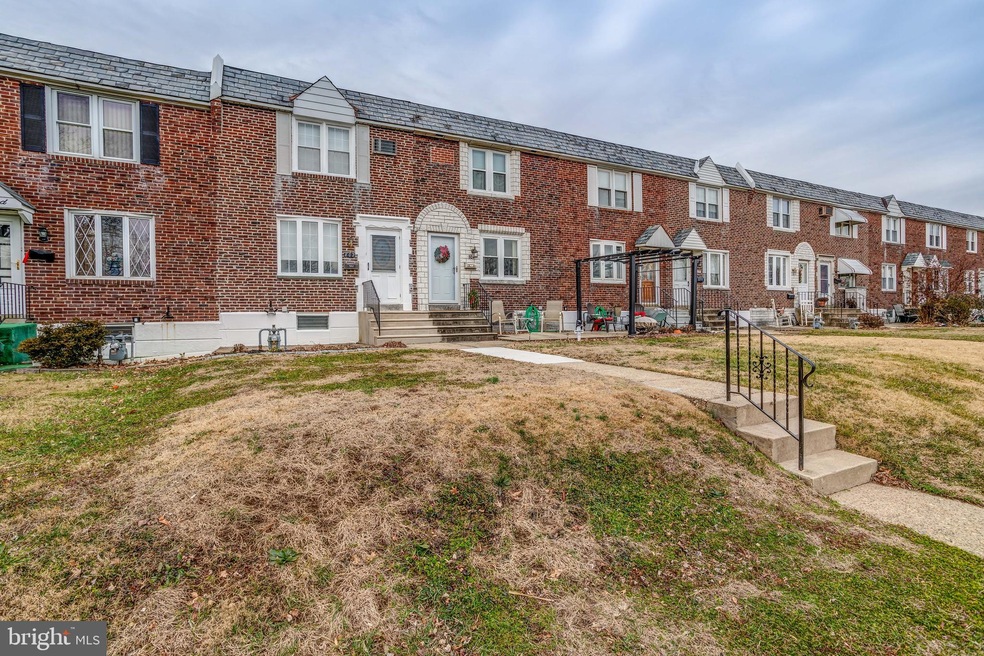 802 Crescent Dr, Glenolden, PA 19036 - photo 1