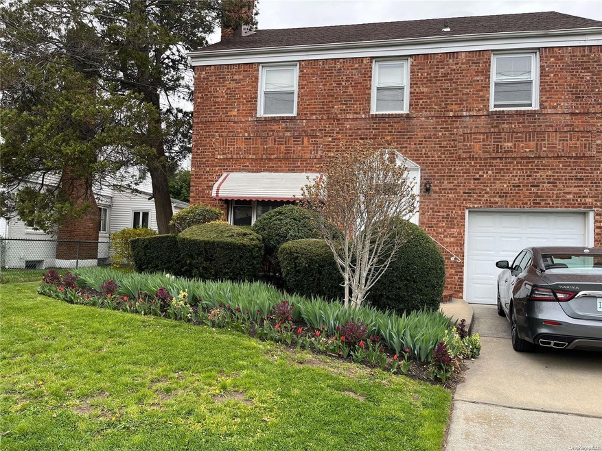 760 W Broadway, Woodmere, NY 11598 - photo 1