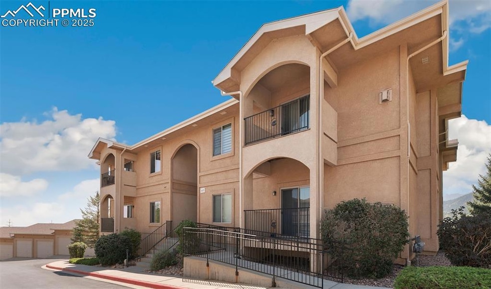 1635 Little Bear Creek Point unit 5, Colorado Springs, CO 80904 - photo 1