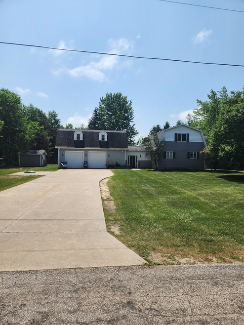 2323 Old Red Apple Rd, Manistee, MI 49660 - photo 1