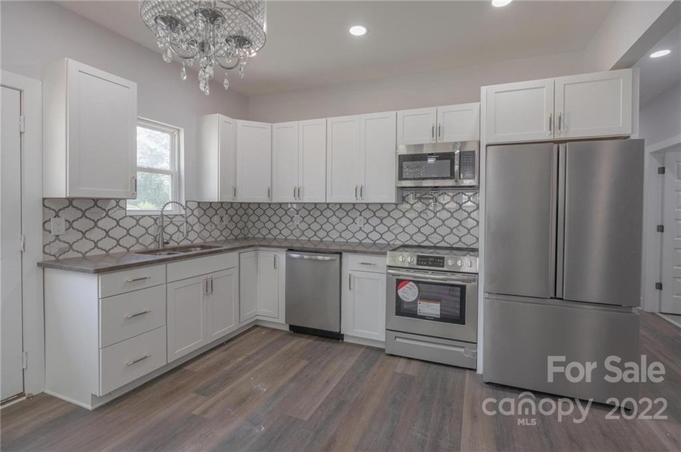 911 8th St, Statesville, NC 28677 - photo 1