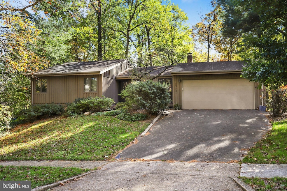 8903 Footstep Ct, Annandale, VA 22003 - photo 1