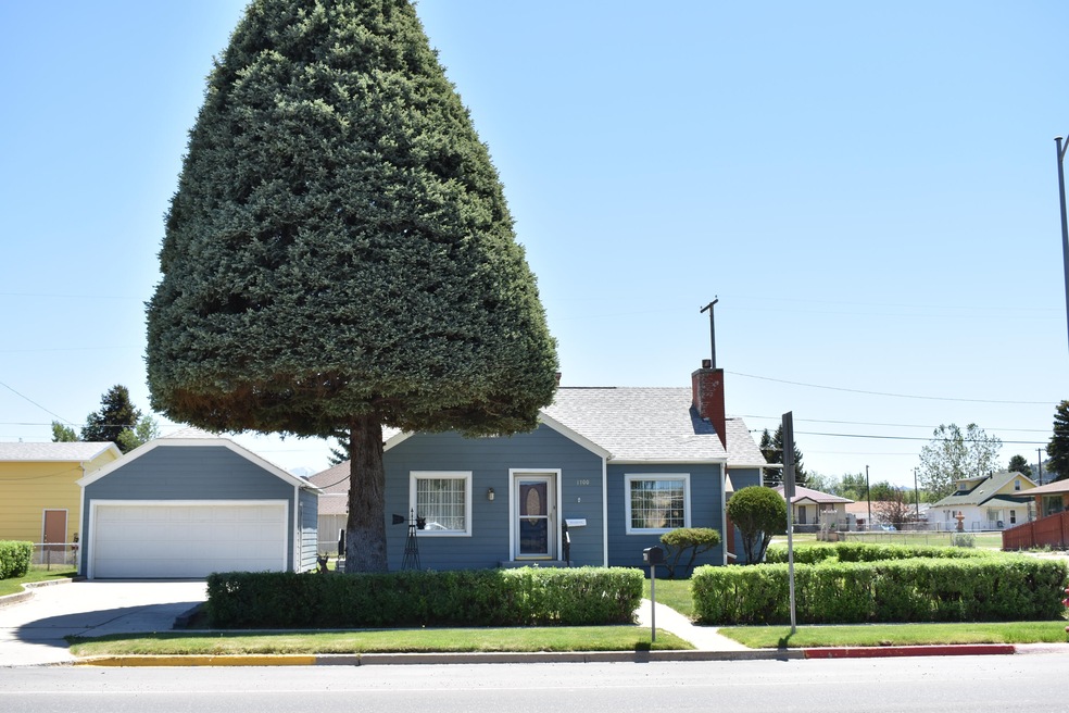 1700 Dewey