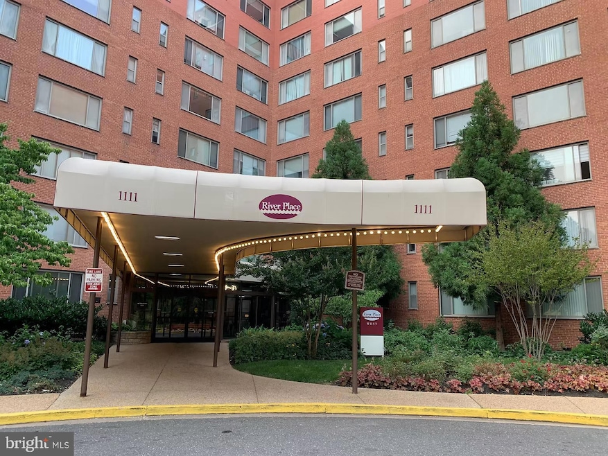 1111 Arlington Blvd unit 318, Arlington, VA 22209 - photo 1