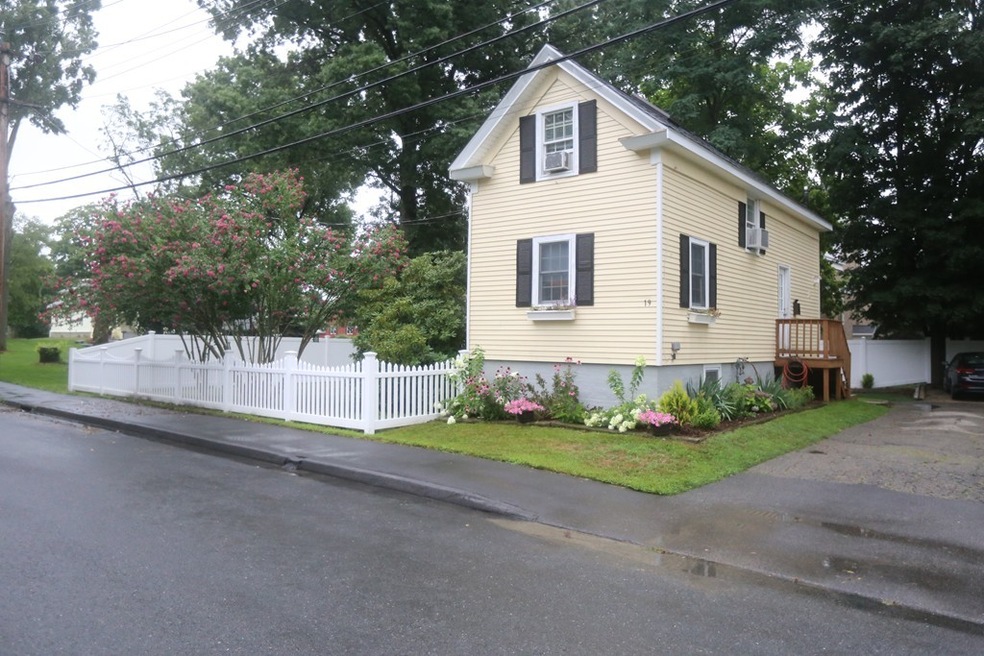 19 E Broadway, Taunton, MA 02780 - photo 1