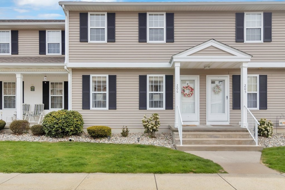 665 Center St unit 206, Ludlow, MA 01056 - photo 1