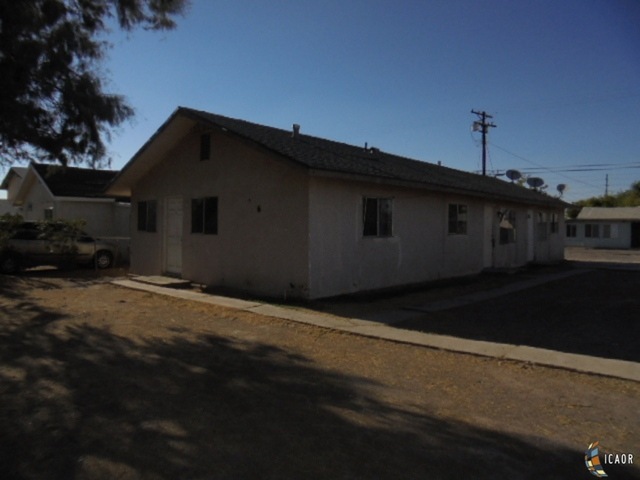 856 W Euclid Ave, El Centro, CA 92243 - photo 1