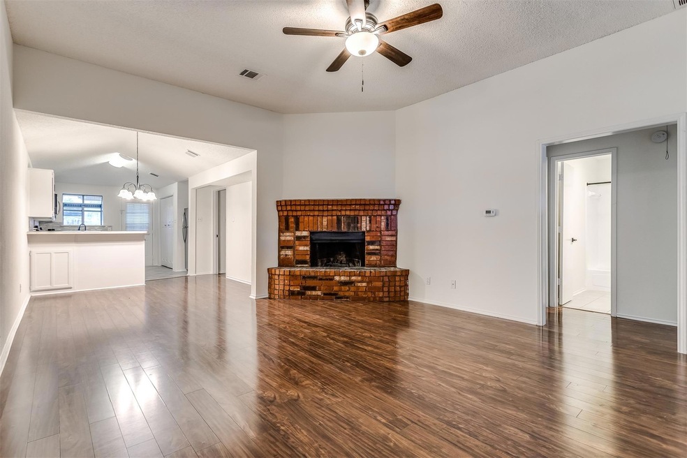 7829 Cardinal Ct, North Richland Hills, TX 76180 - photo 1