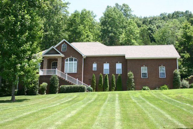 1516 N Plantation Dr, Cookeville, TN 38506 - photo 1