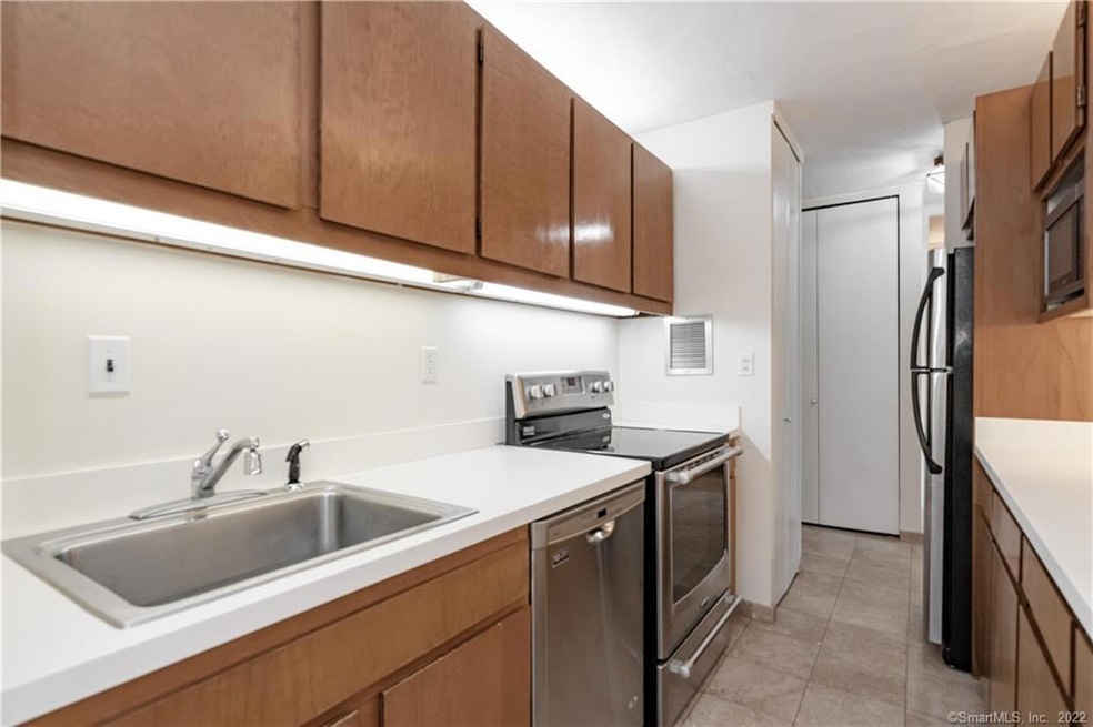 Bushnell Tower Condominiums unit 21G, Hartford, CT 06103 - photo 1