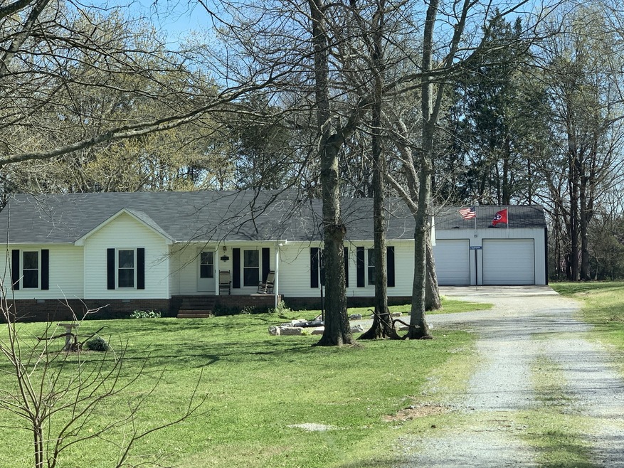 156 Cessna Ln, Shelbyville, TN 37160 - photo 1