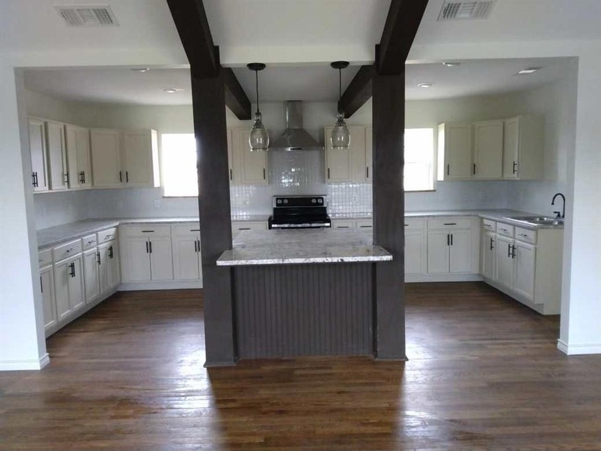 945 Lynch Bend Rd, Springtown, TX 76082 - photo 1