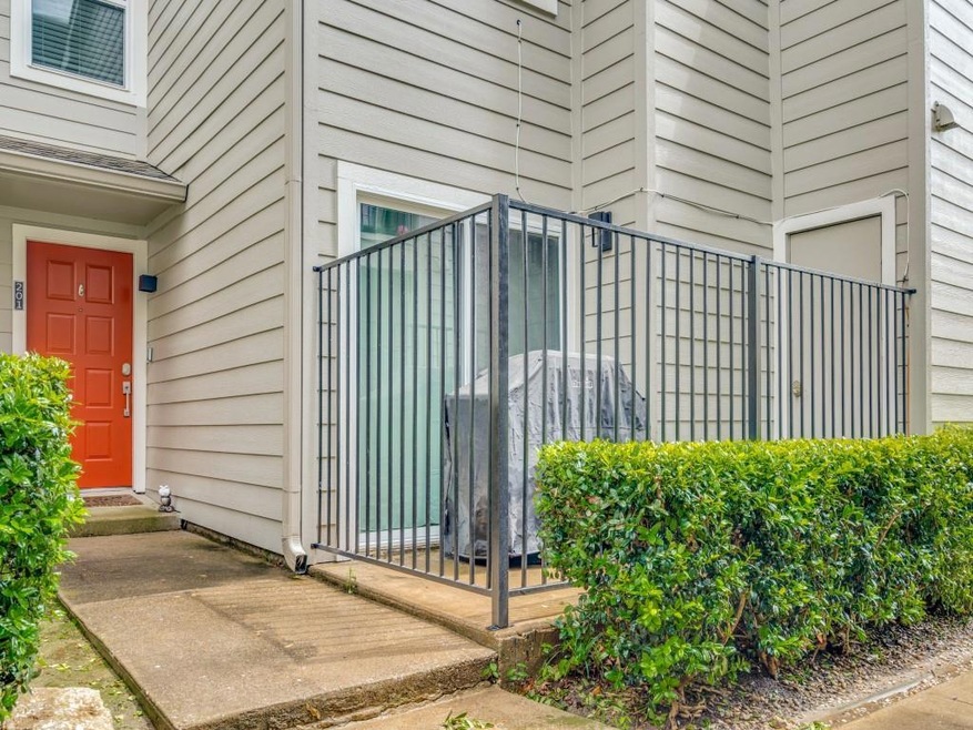 Corner unit with space to grill.