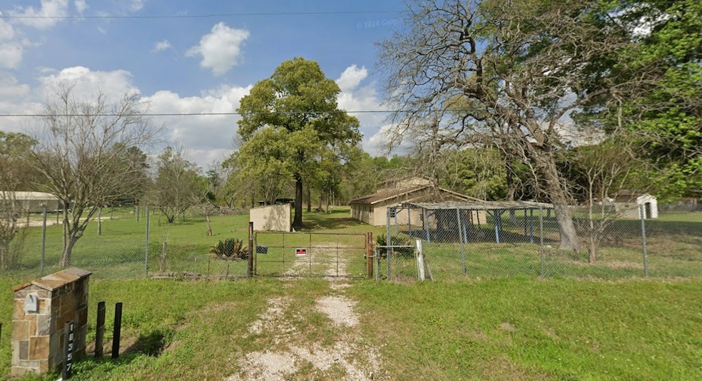 18357 Pickering Rd, Conroe, TX 77302 - photo 1
