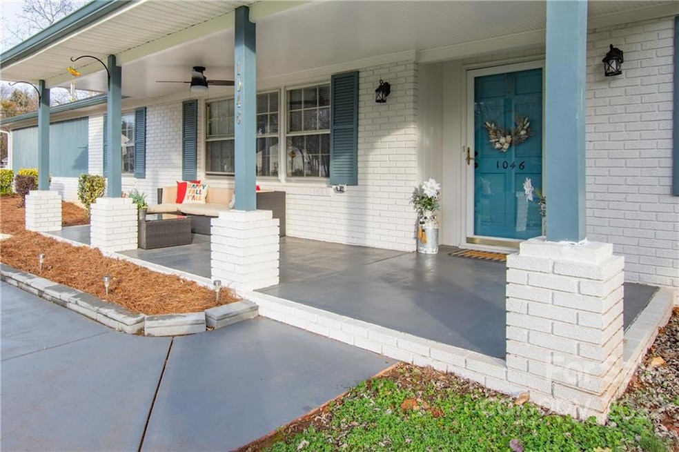 1046 Valley St, Statesville, NC 28677 - photo 1