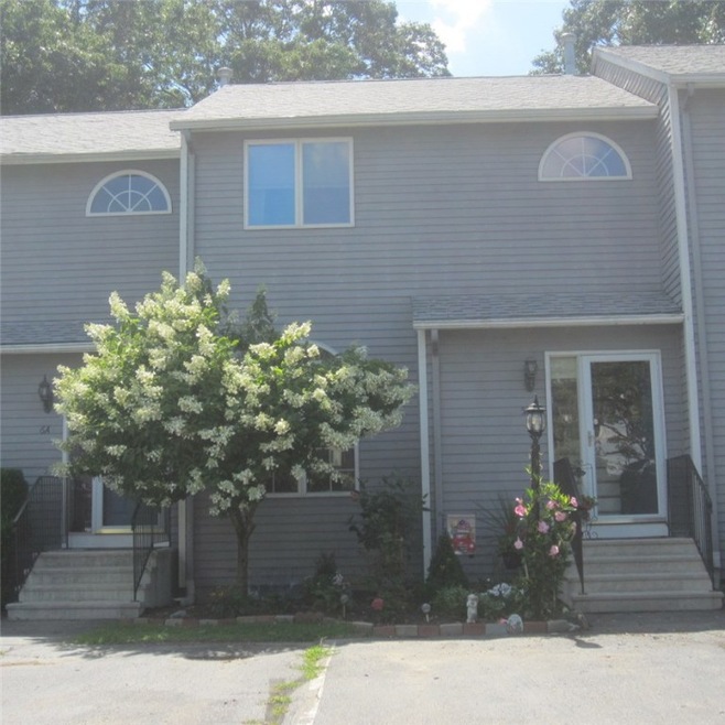 325 New London Ave unit A5, Warwick, RI 02886 - photo 1