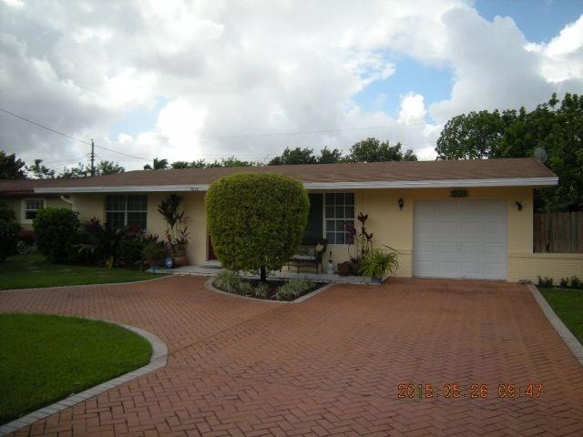 7832 Meridian St, Miramar, FL 33023 - photo 1