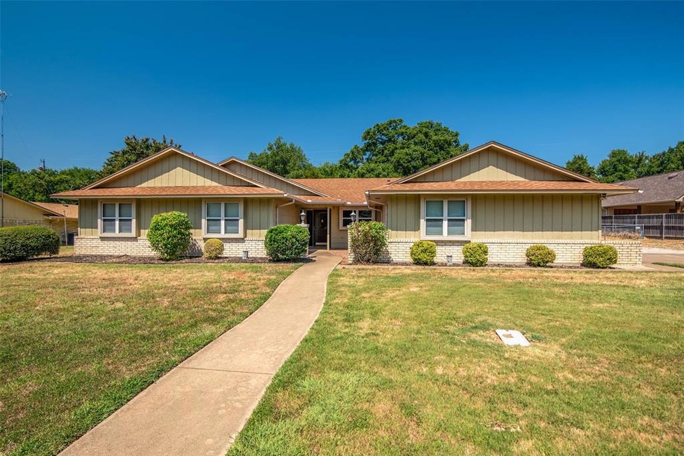 341 Spring Valley Dr, Denison, TX 75020 - photo 1