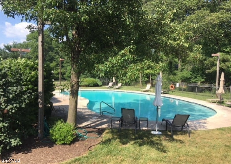 20 Hunters Cir, Lebanon, NJ 08833 - photo 1