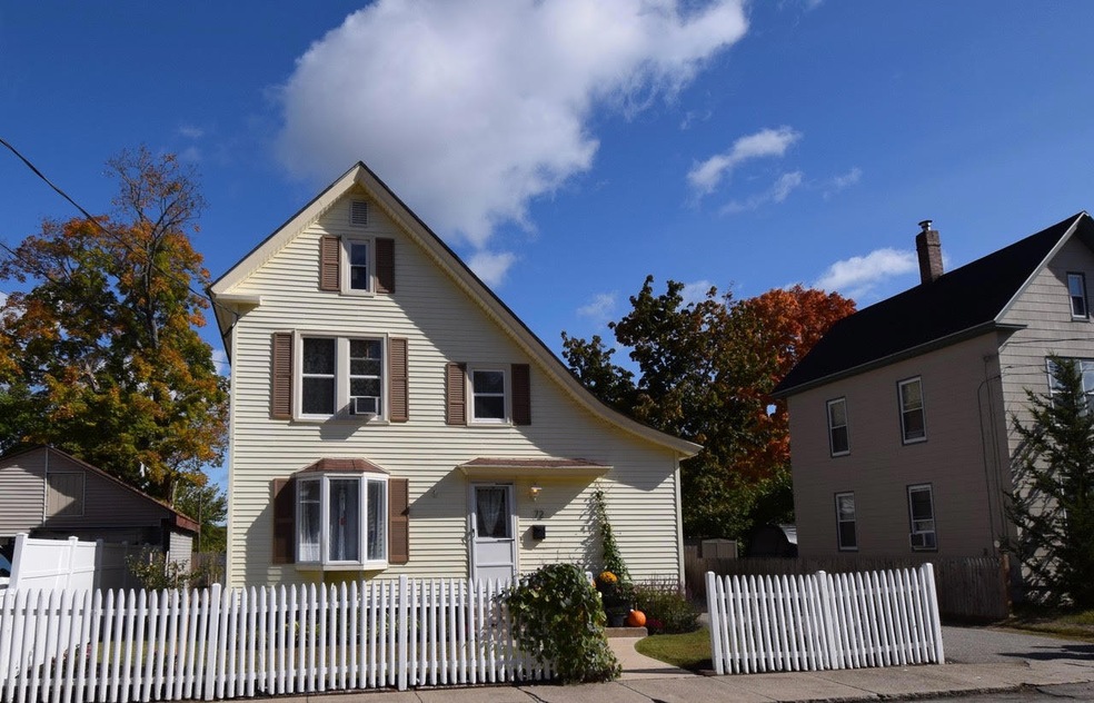 72 Pioneer Ave, Sanford, ME 04073 - photo 1