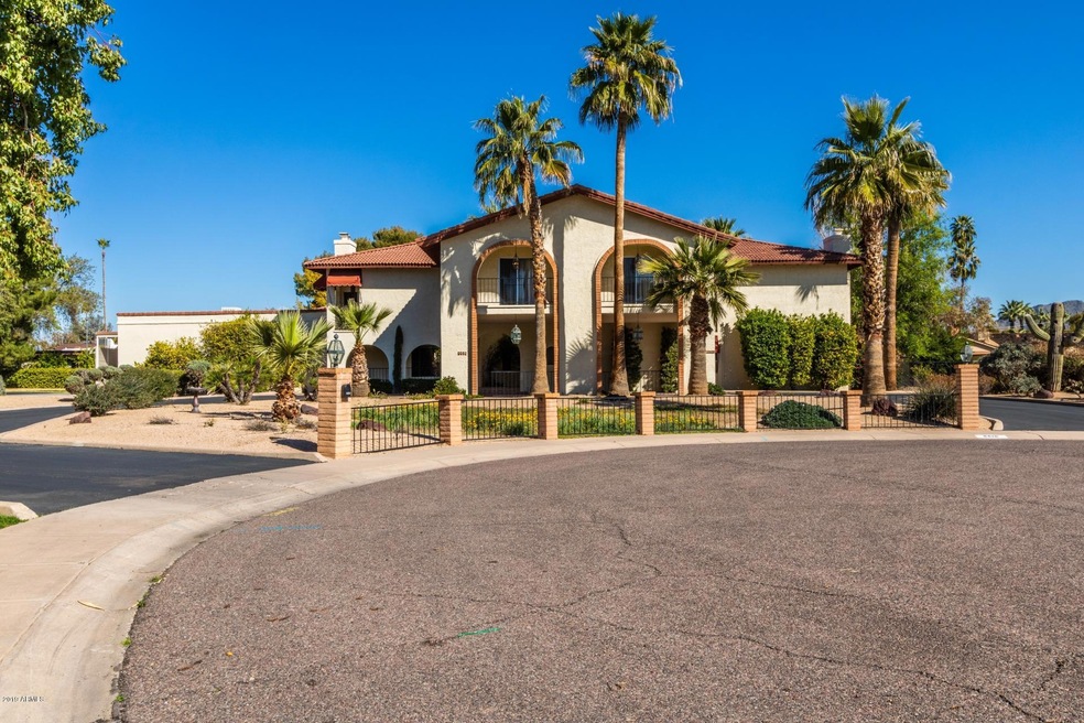 8426 N 15th Dr, Phoenix, AZ 85021 - photo 1