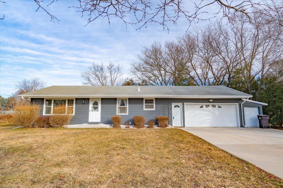 303 Church St, Brooklyn, WI 53521 - photo 1