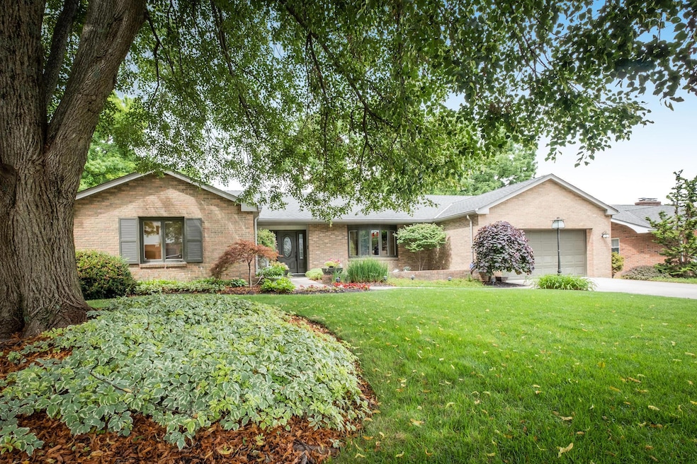 866 Litchfield Ct, Columbus, OH 43235 - photo 1