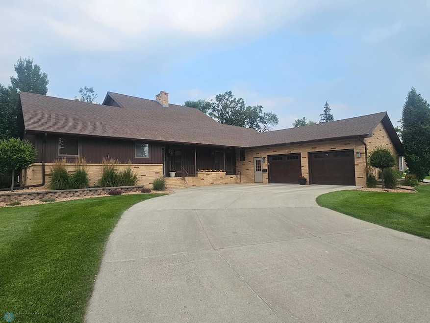 For Sale $569,900 • Co-Listing Agent
