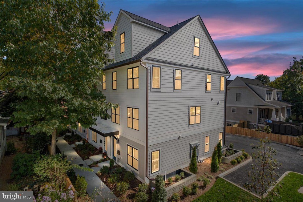 909 N Irving St, Arlington, VA 22201 - photo 1