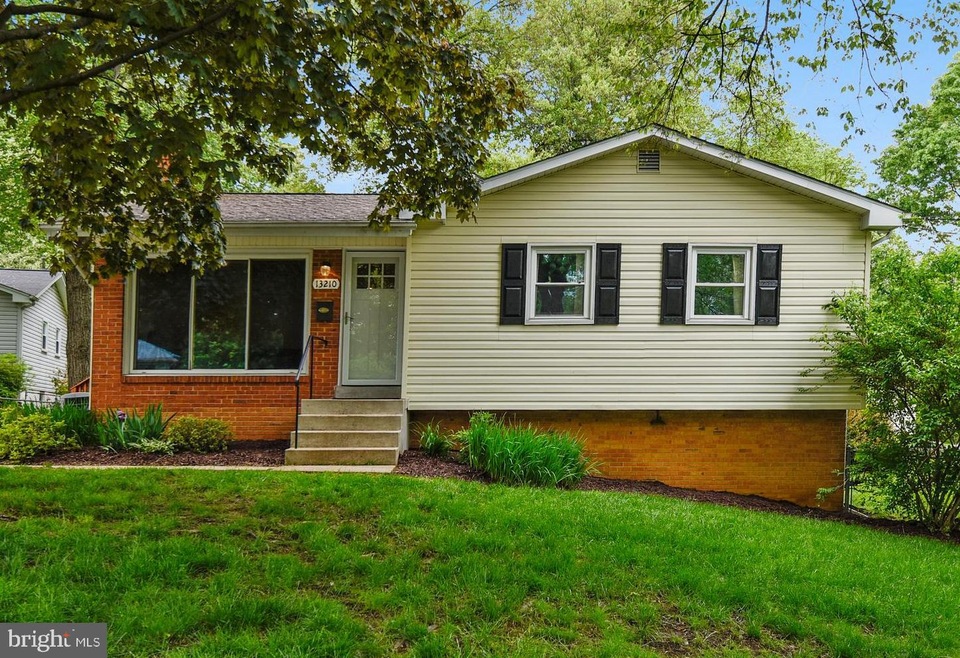 13210 Turkey Branch Pkwy, Rockville, MD 20853 - photo 1