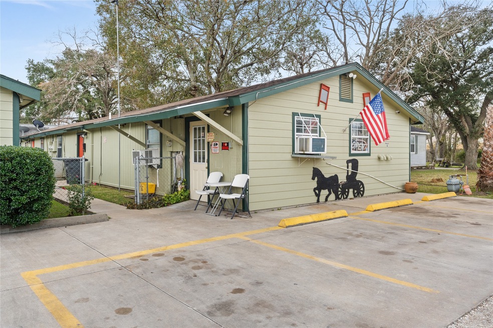 2200 Peach Ave unit 3, Bay City, TX 77414 - photo 1