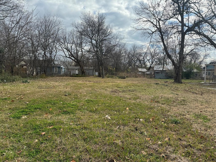 210-214 E College St unit 214, Sherman, TX 75090 - photo 1