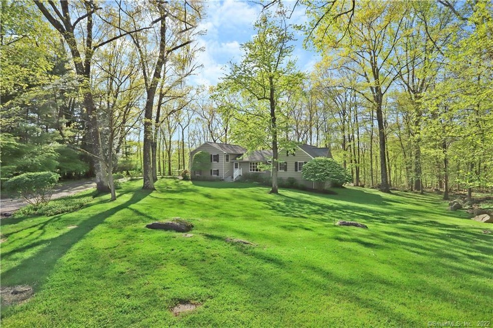 34 Greenbrier Ln, Stamford, CT 06903 - photo 1