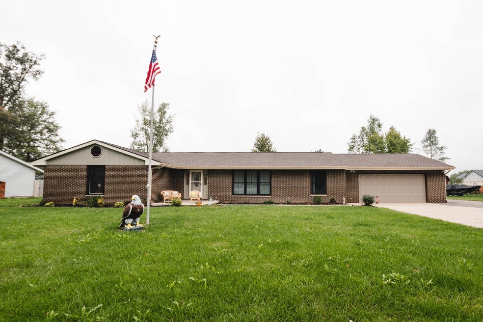 560 Oakridge Rd, Lakeview, OH 43331 - photo 1