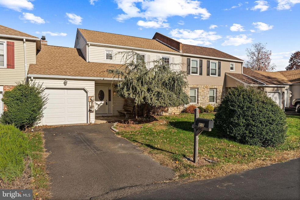 217 Pebble Ct, Chalfont, PA 18914 - photo 1