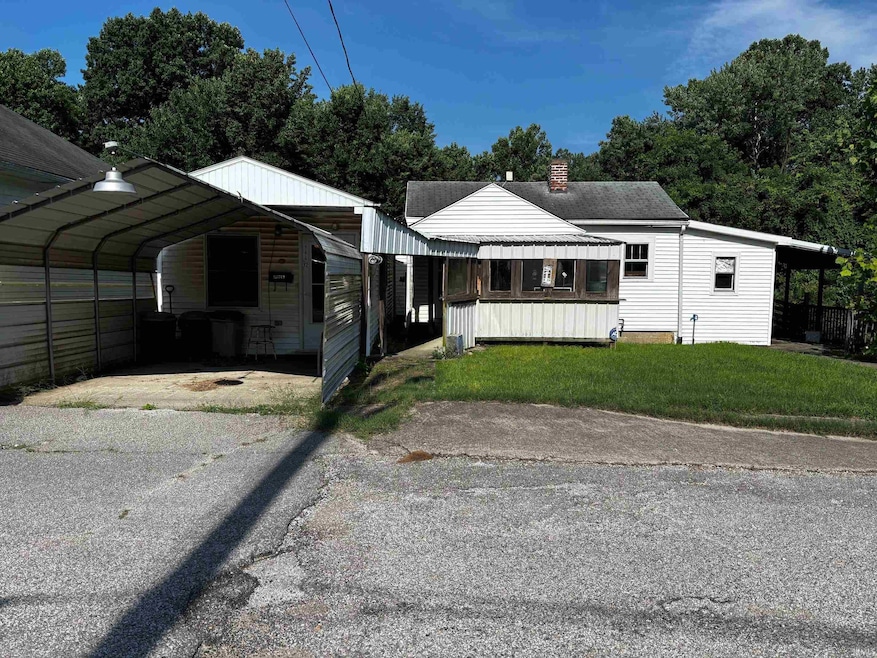 148 N Seminary St, Bloomfield, IN 47424 - photo 1