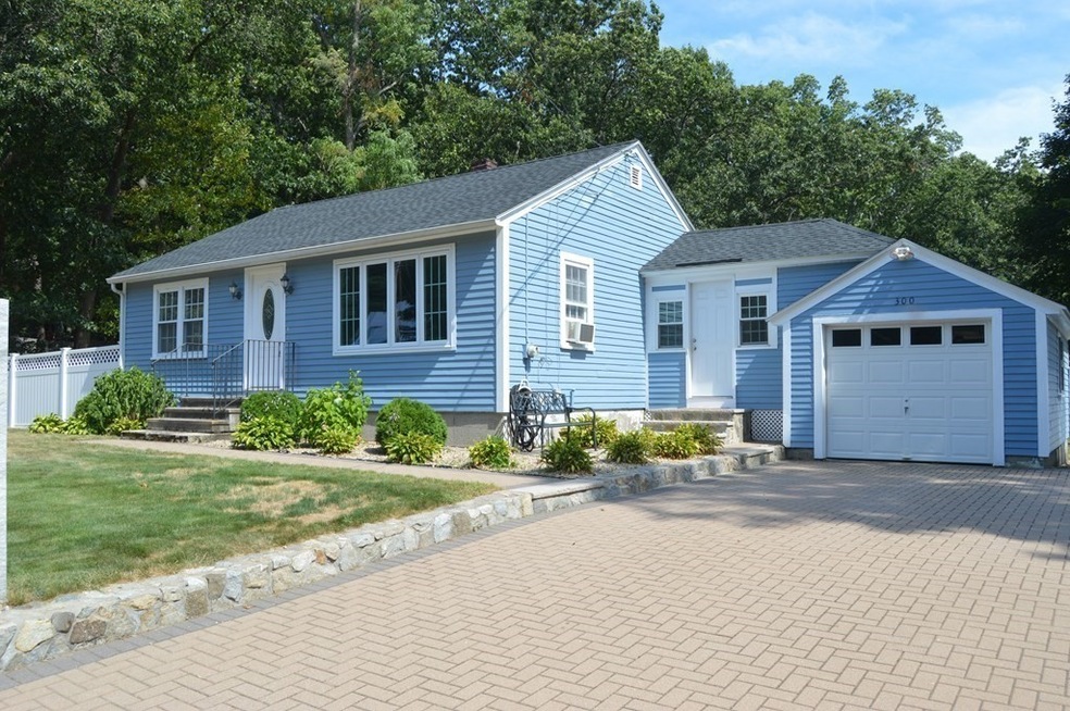 300 W Meadow Rd, Lowell, MA 01854 - photo 1