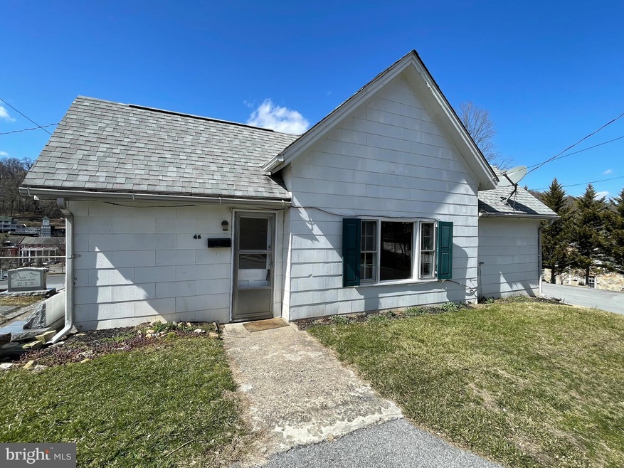 46 S Green St, Berkeley Springs, WV 25411 - photo 1