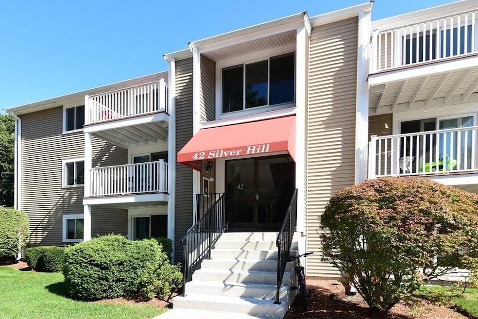 42 Silver Hill Ln unit 4, Natick, MA 01760 - photo 1