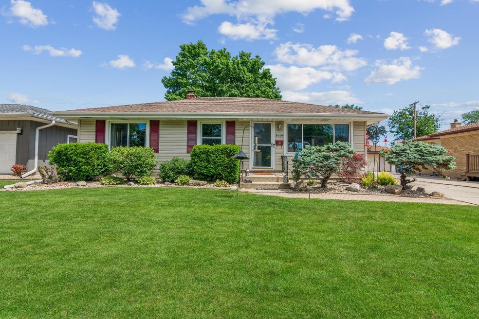 3039 Hess Dr, Highland, IN 46322 - photo 1