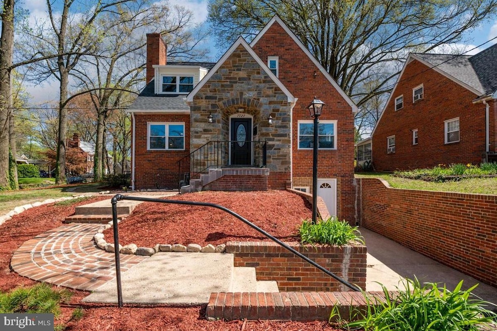 7727 Carroll Ave, Takoma Park, MD 20912 - photo 1