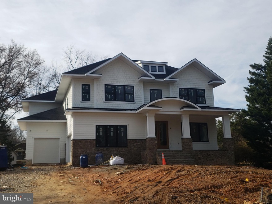 2462 Flint Hill Rd, Vienna, VA 22181 - photo 1