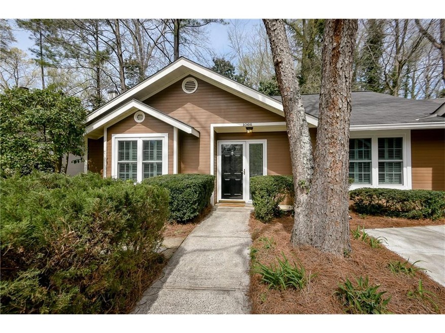 Charming stepless ranch town house located on a pr