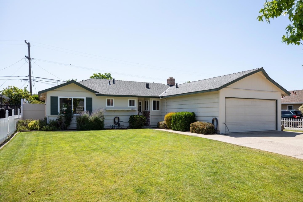 Sold $1,700,000 • Co-Listing Agent