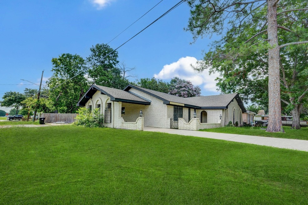 1203 Miles St, Rosenberg, TX 77471 - photo 1